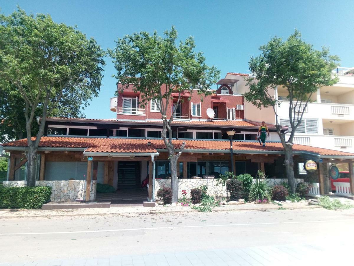 توراني Blue Wave Apartments المظهر الخارجي الصورة